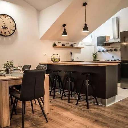 Appartamento Soul House Omiš Esterno foto