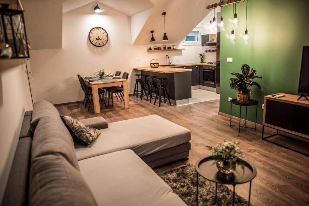 Soul House * Omis